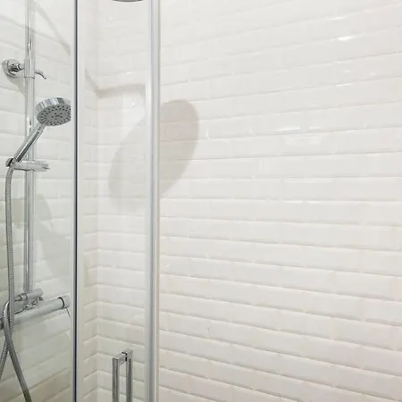 Plum Guide - Decameron Appartement Lisboa